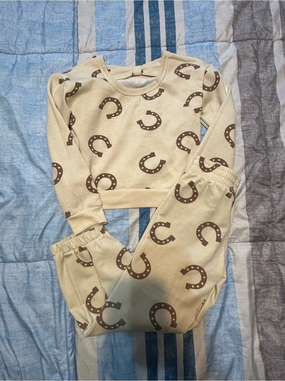 Beige Horseshoe Print Lounge Set